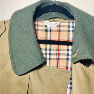 Burberry Jackets & Coats - Burberry Trench Coat Burberry Jackets & Coats - Burberry Trench Coat
